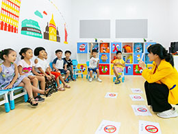 南寧現(xiàn)代教育青少兒英語(yǔ)口語(yǔ)培訓(xùn)班